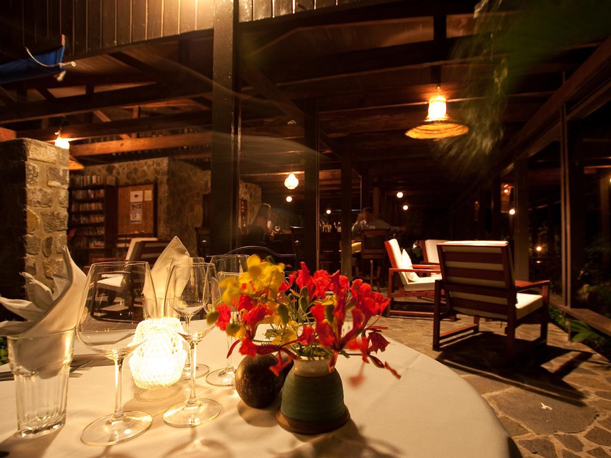 Готель Firefly Estate Bequia Crescent Beach Екстер'єр фото